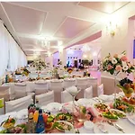 Kompleks Noclegowy Bed & Breakfast 3*