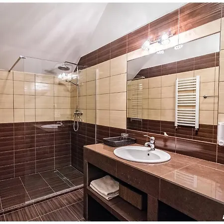 Kompleks Noclegowy 3*