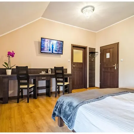 Kompleks Noclegowy فاركه