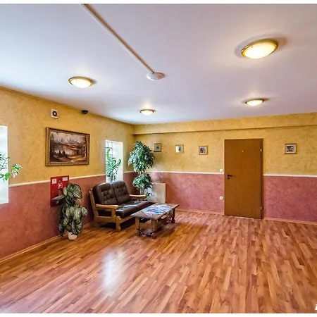 Kompleks Noclegowy فاركه